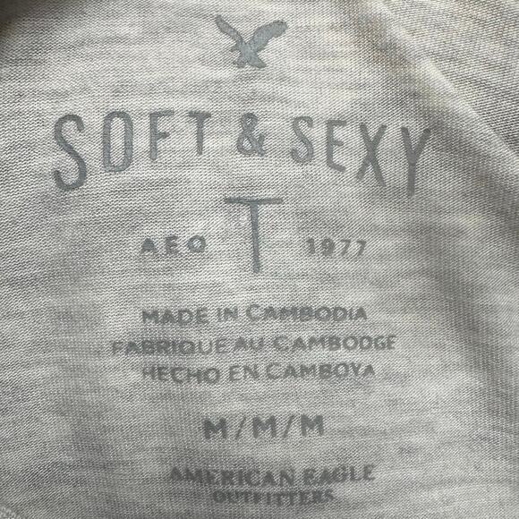 American Eagle Soft & Sexy Gray Top Sz. M - Picture 5 of 5